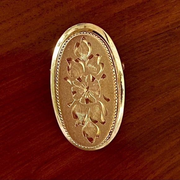 Catamore Vintage Gold Filled Oval Etched Floral Brooch - Picture 2 of 4